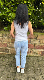 Lade das Bild in den Galerie-Viewer, Jeans mit Used-Details