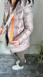 Lade das Bild in den Galerie-Viewer, Steppjacke &quot;Taupe&quot; S-XL
