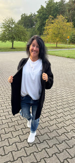 Lade das Bild in den Galerie-Viewer, Strickjacke &quot;Smile&quot;
