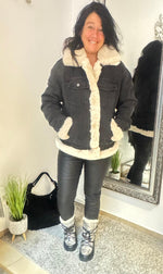 Lade das Bild in den Galerie-Viewer, Fellboots Gr. 39
