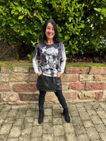 Lade das Bild in den Galerie-Viewer, Feinstrickpullover Skull Schwarz-Weiß
