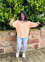 Lade das Bild in den Galerie-Viewer, Jeans mit Used-Details

