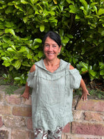 Lade das Bild in den Galerie-Viewer, Leinen Tunika / Bluse mit Cut Out
