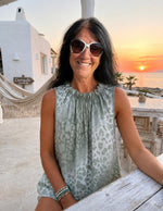 Lade das Bild in den Galerie-Viewer, Top mit gerafftem Kragen
