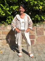 Lade das Bild in den Galerie-Viewer, Jacke Skull &amp; Cut Out
