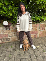 Lade das Bild in den Galerie-Viewer, Sweatshirt mit Kapuze Leo Look
