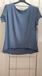 Lade das Bild in den Galerie-Viewer, Basic T-Shirt &quot;Pia&quot; mit gewelltem Rundhalsausschnitt bis Gr. 38/40
