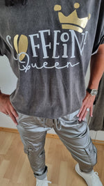 Lade das Bild in den Galerie-Viewer, T-Shirt &quot;Coffeeine Queen&quot;
