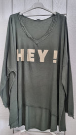 Lade das Bild in den Galerie-Viewer, Langarmshirt &quot;HEY&quot;
