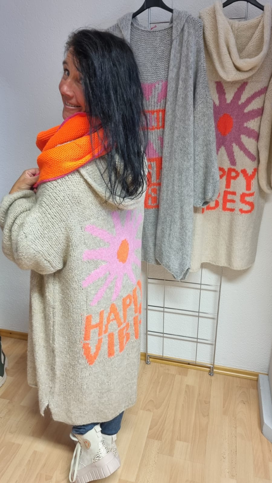 Strickjacke "Happy Vibes"