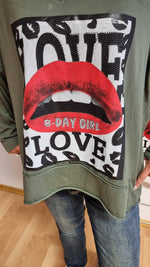 Lade das Bild in den Galerie-Viewer, Langarmshirt &quot;B Day Girl&quot;
