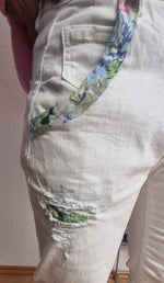 Lade das Bild in den Galerie-Viewer, Jeans &quot;White Summer&quot;
