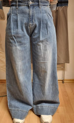 Lade das Bild in den Galerie-Viewer, Jeans &quot;Malu&quot;
