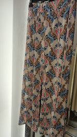 Lade das Bild in den Galerie-Viewer, Hose &quot;Phantasie 1&quot;
