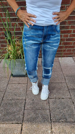 Lade das Bild in den Galerie-Viewer, Jeans mit Patches Denim Used Look
