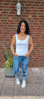Lade das Bild in den Galerie-Viewer, Jeans mit Patches Denim Used Look
