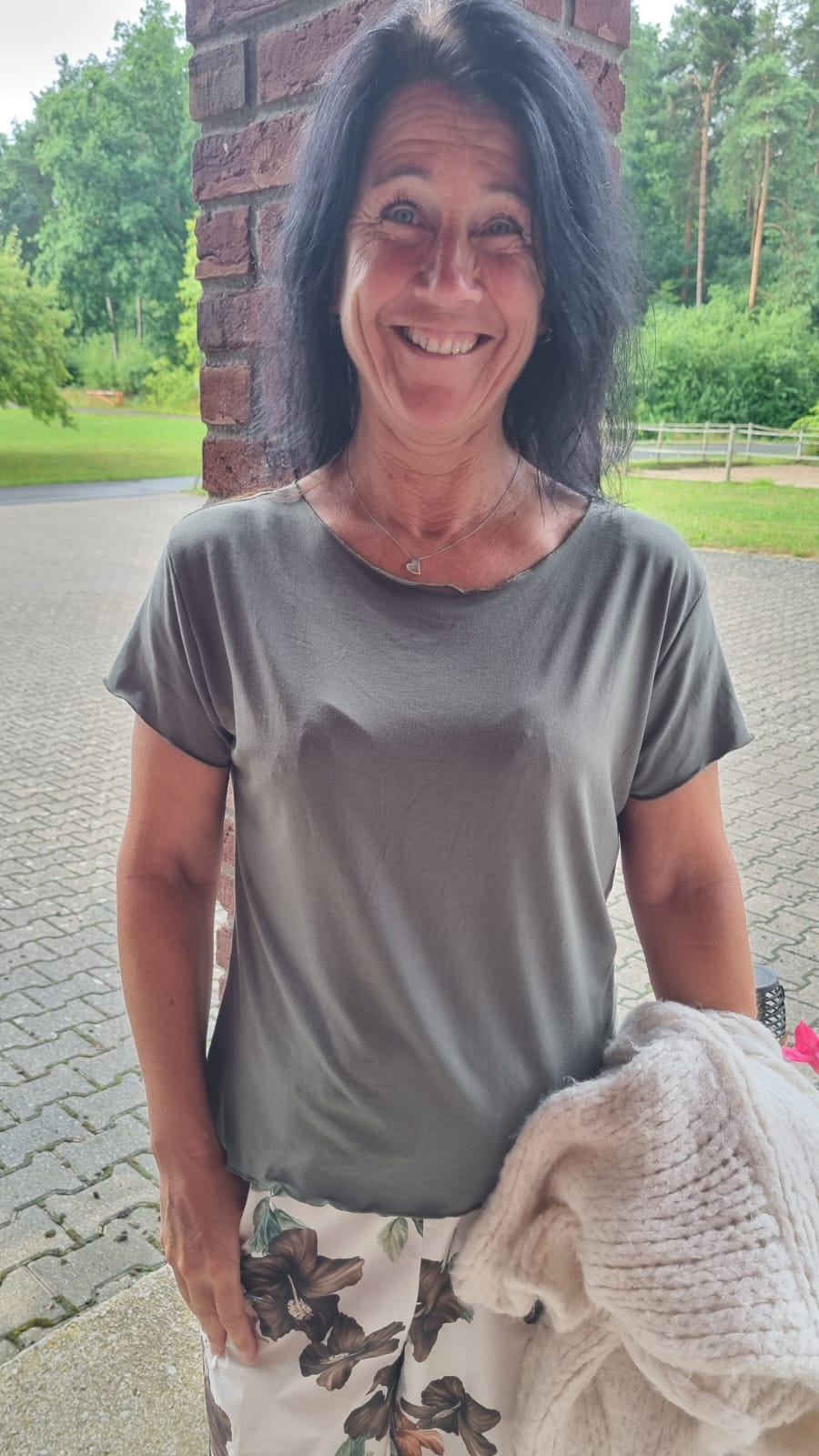 Basic T-Shirt "Pia" mit gewelltem Rundhalsausschnitt bis Gr. 38/40