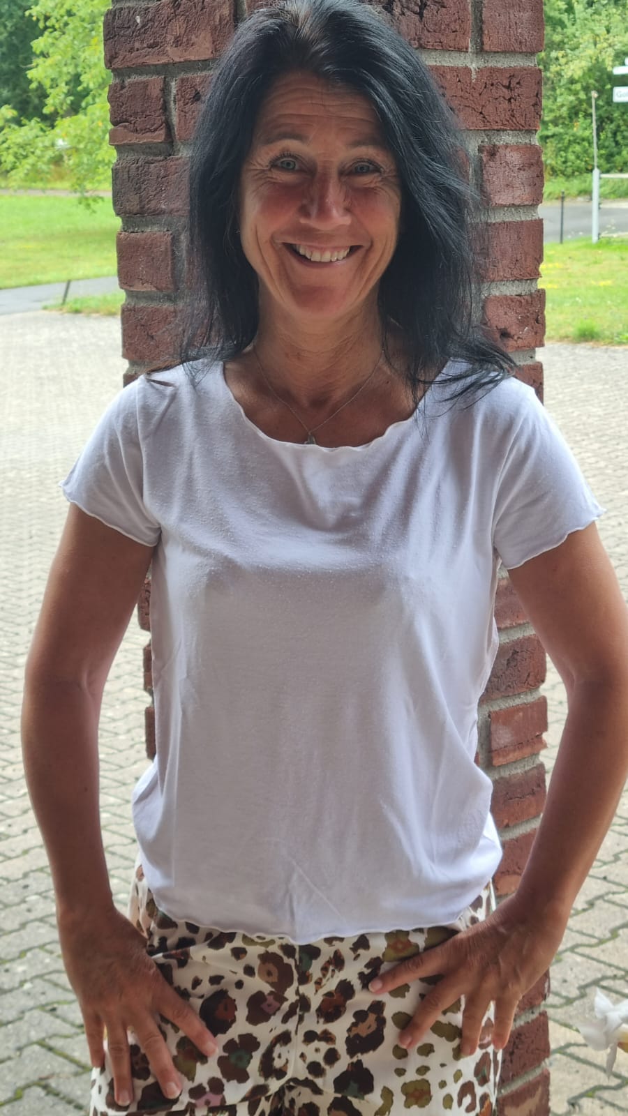 Basic T-Shirt "Pia" mit gewelltem Rundhalsausschnitt bis Gr. 38/40