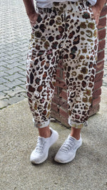 Lade das Bild in den Galerie-Viewer, Jogg Summer- Wild Spirit
