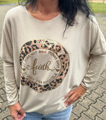 Lade das Bild in den Galerie-Viewer, Langarmshirt Fai
