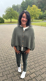 Lade das Bild in den Galerie-Viewer, Poncho/Pullover /Jacke
