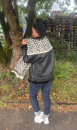 Lade das Bild in den Galerie-Viewer, Jacke Teddy Gr. M/L
