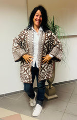 Lade das Bild in den Galerie-Viewer, Strickcardigan Braun-ecru
