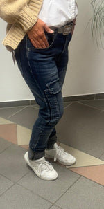 Lade das Bild in den Galerie-Viewer, Jeans mit Patches Blue Denim
