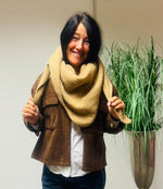 Lade das Bild in den Galerie-Viewer, Dreiecksschal &quot;Diana&quot; verschiedene Farben
