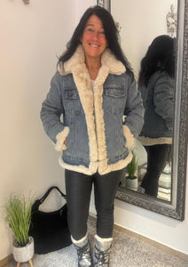 Jeansjacke mit Fellbesatz