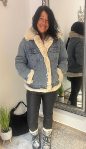 Jeansjacke mit Fellbesatz