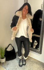 Lade das Bild in den Galerie-Viewer, Jeansjacke mit Fellbesatz
