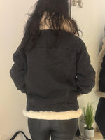 Lade das Bild in den Galerie-Viewer, Jeansjacke mit Fellbesatz
