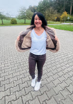Lade das Bild in den Galerie-Viewer, Lederoptikjacke mit Fell Gr. S-L
