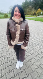 Lade das Bild in den Galerie-Viewer, Lederoptikjacke mit Fell Gr. S-L
