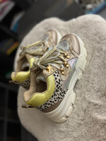 Lade das Bild in den Galerie-Viewer, Sneaker Leo-Gold Gr. 36
