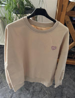Lade das Bild in den Galerie-Viewer, Sweatshirt mit Herz
