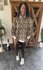 Lade das Bild in den Galerie-Viewer, Pullover Leo Stehkragen
