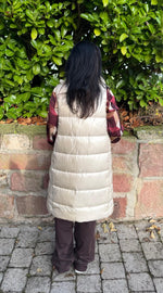 Lade das Bild in den Galerie-Viewer, Steppweste Beige S-XXL
