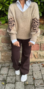 Lade das Bild in den Galerie-Viewer, Strickpullover V Leo Herz
