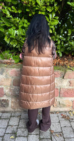 Lade das Bild in den Galerie-Viewer, Steppweste Bronze
