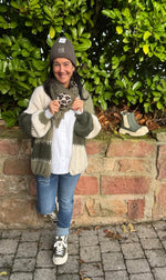 Lade das Bild in den Galerie-Viewer, Strickjacke Khaki-Beige
