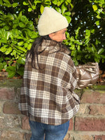 Lade das Bild in den Galerie-Viewer, Blousonjacke Karo
