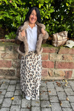 Lade das Bild in den Galerie-Viewer, Leo Rock im Wildleder Feeling
