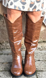 Lade das Bild in den Galerie-Viewer, Stiefel Kroko Braun
