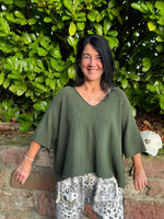 Lade das Bild in den Galerie-Viewer, Pullover V- Halbarm
