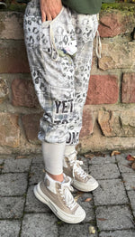 Lade das Bild in den Galerie-Viewer, Joggpants Snoopy baggy
