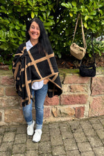 Lade das Bild in den Galerie-Viewer, Poncho Überwurf Karo
