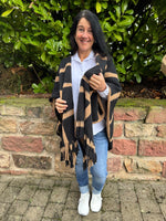 Lade das Bild in den Galerie-Viewer, Poncho Überwurf Karo
