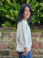 Lade das Bild in den Galerie-Viewer, Feinstrickpullover Perle
